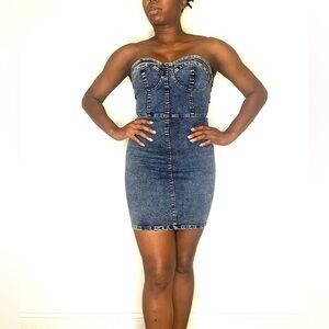 Denim women’s size Small very stretchy zip up strapless dress